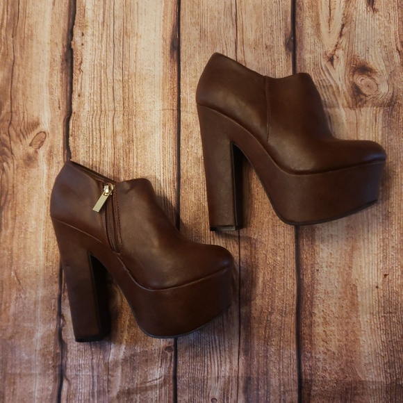 Dollhouse Shoes - Dollhouse platform shoes